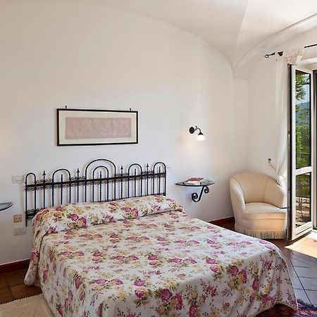 Hotel Villa Rizzo Resort And Spa San Cipriano Picentino Δωμάτιο φωτογραφία